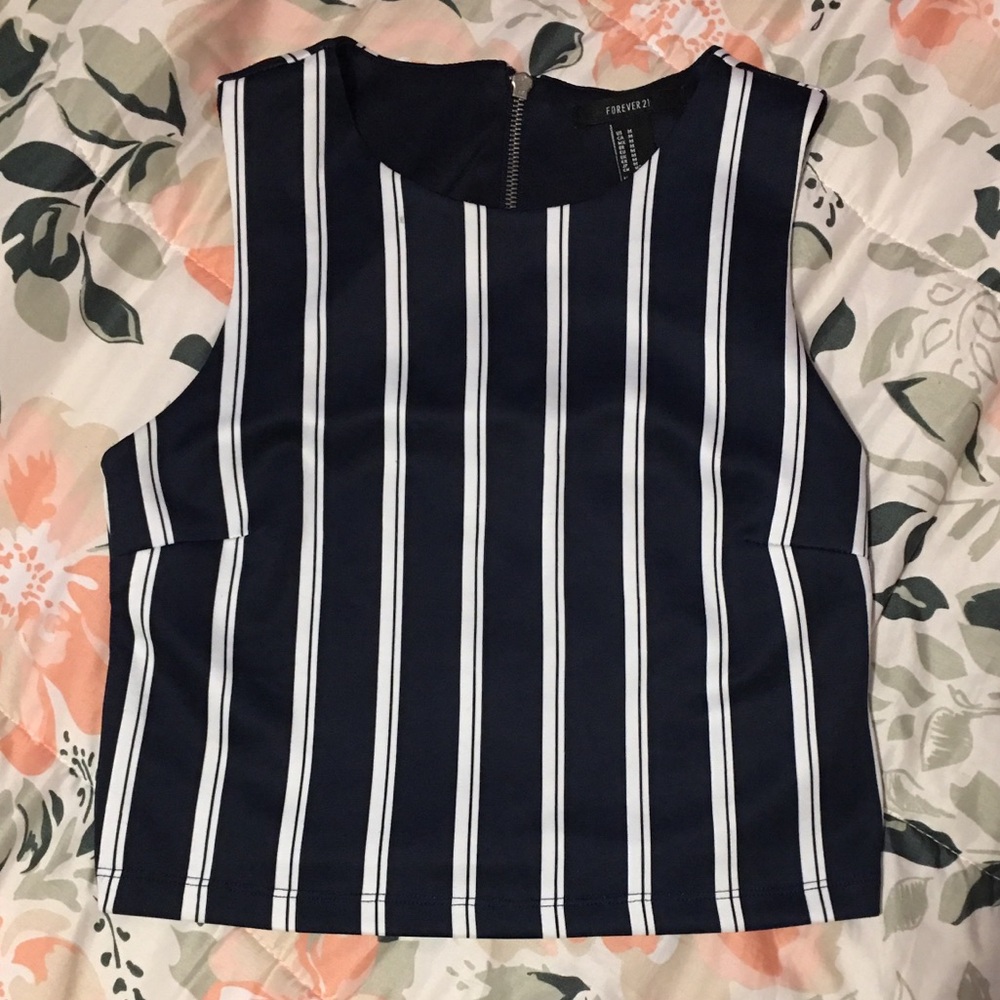 Forever 21 Zip-Up Back Crop Top